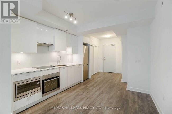 Photo du bâtiment - 99-999 Broadway Ave