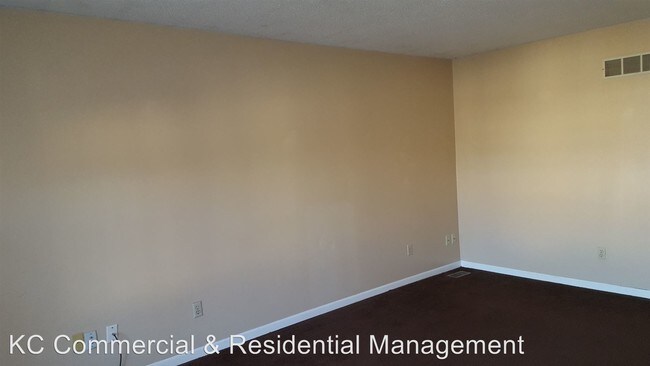 Building Photo - 7013-7015 Orchard St