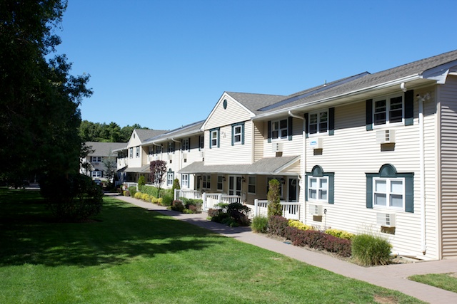 Building Photo - Fairfield Country Club Gardens