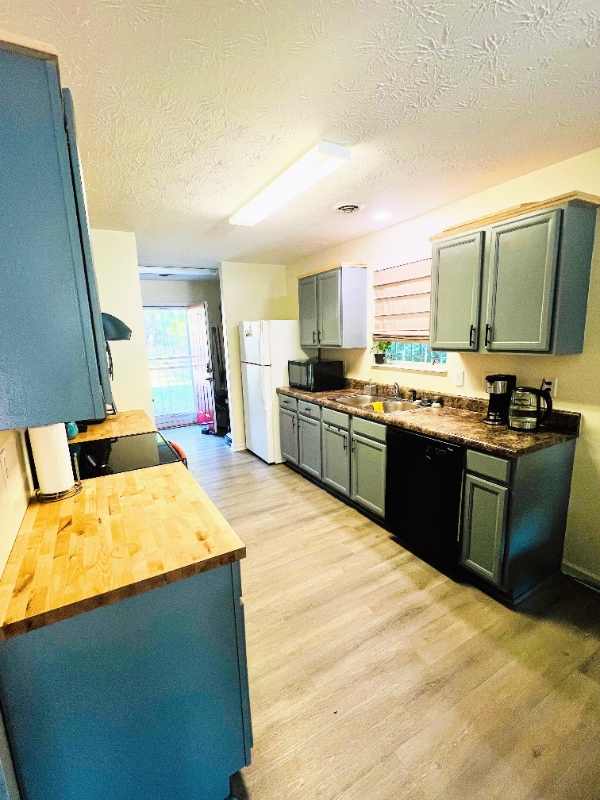 Photo - 215 E Oldham Ave House