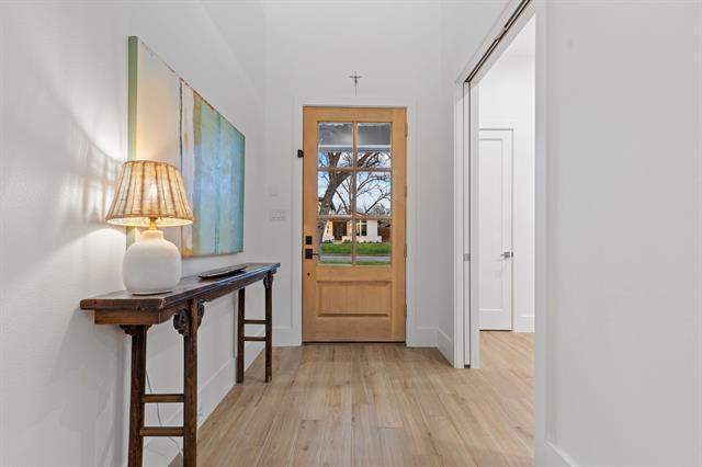 Building Photo - 9847 Mixon Dr