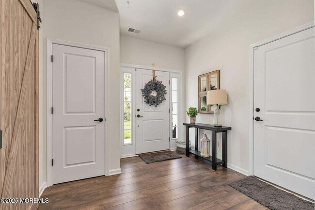 Foto del edificio - 1705 Evans Ln