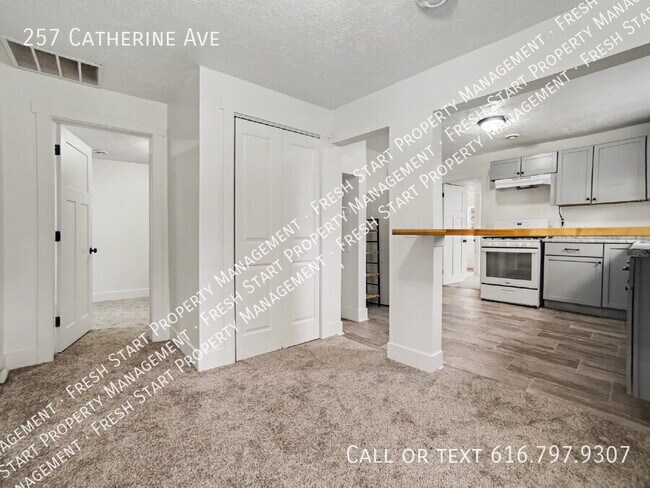 Foto del edificio - 257 Catherine Ave