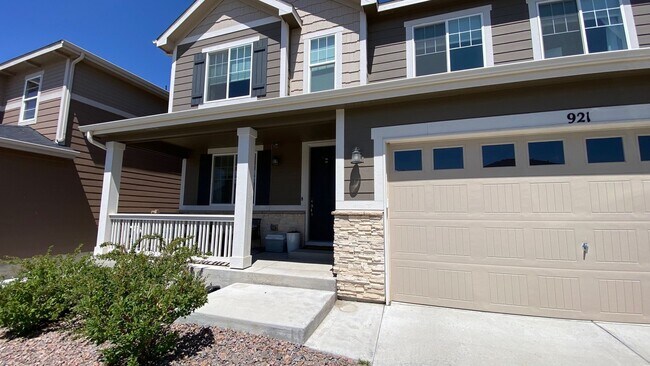 Building Photo - 921 N Vandriver Way