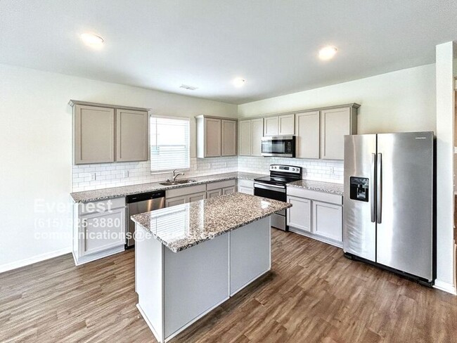 Foto del edificio - 517 Samuel Lee Ln