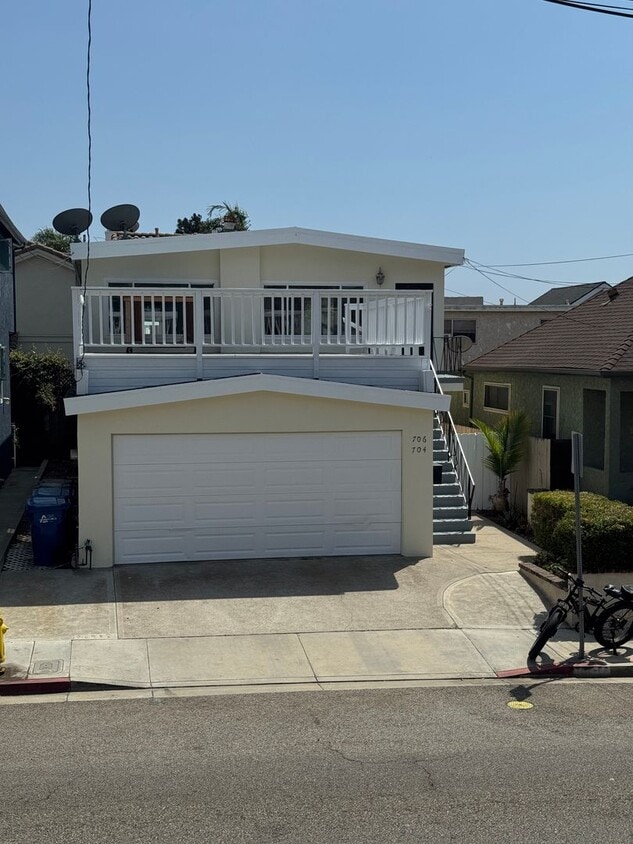 Primary Photo - 8th Street HB Duplex