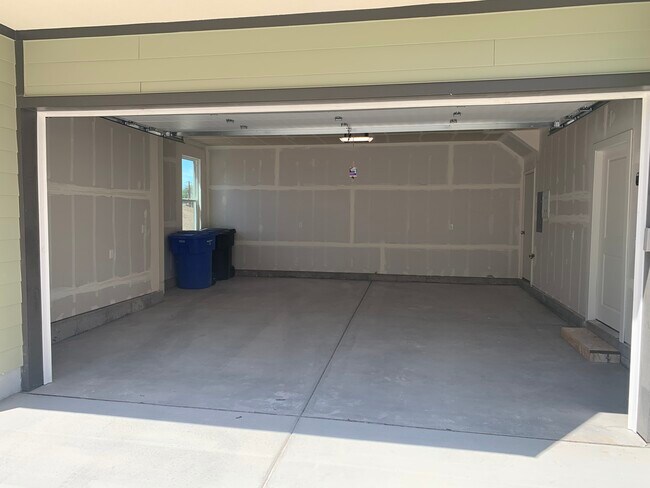 Building Photo - 604 Sego Wy