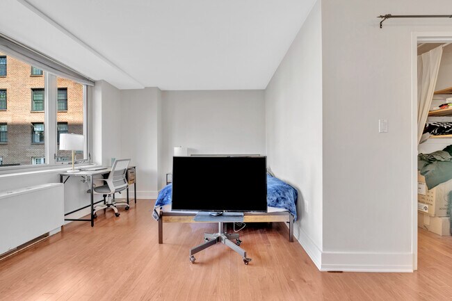 Foto del edificio - 2800 Wisconsin Ave