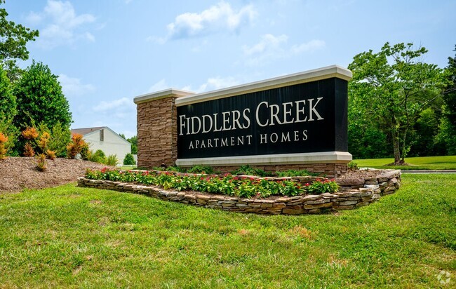 Building Photo - Fiddlers Creek Apartments