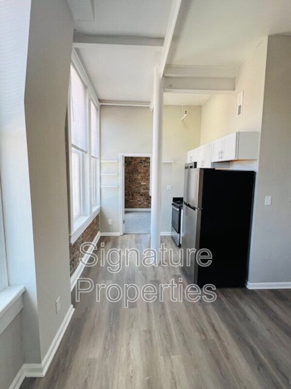 Building Photo - 22 Bollingbrook St