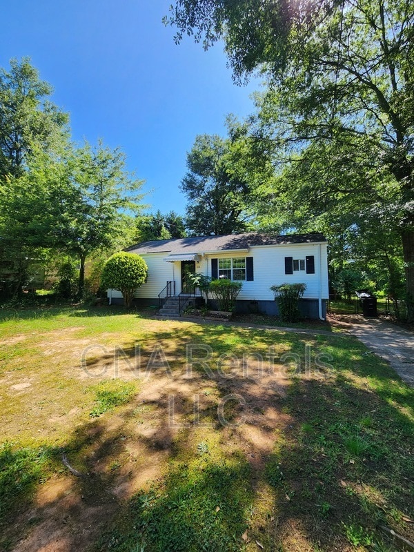 Building Photo - 104 E Acres Dr SE