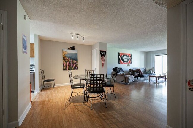 Foto del edificio - 290 Appleby Dr