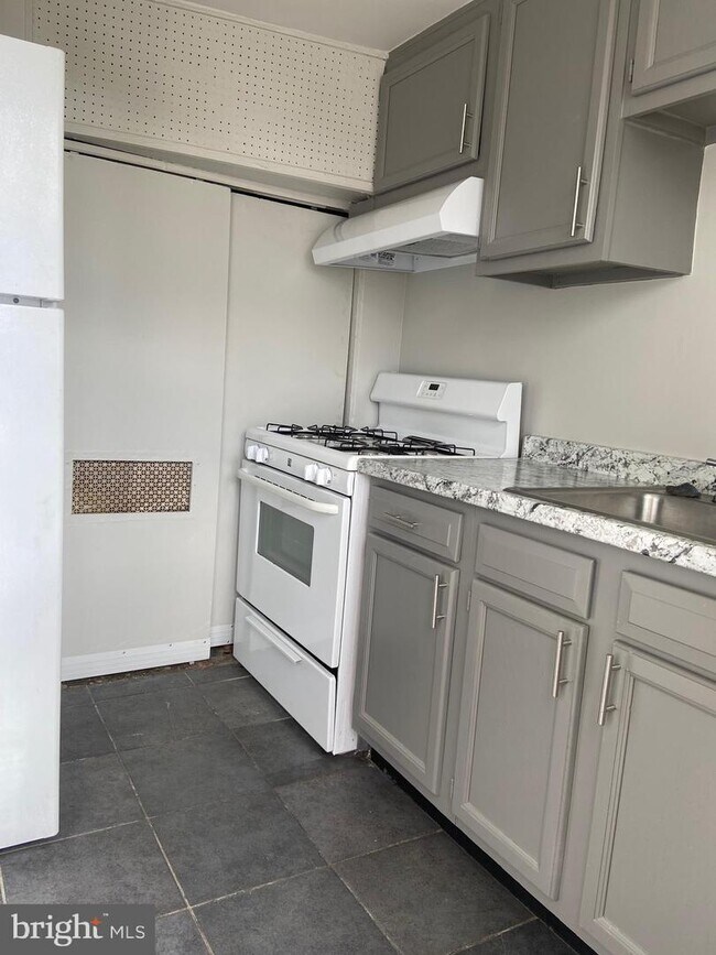 Foto del edificio - 2424 Iverson St