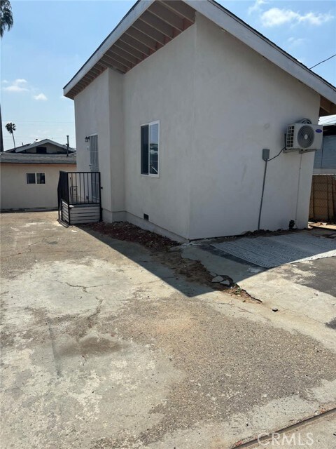 Foto principal - 2621 E Michigan Ave