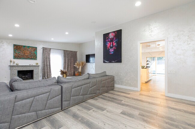 Building Photo - 12465 Nugent Dr