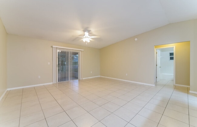 Foto del edificio - 920 W Lake Cannon Dr NW