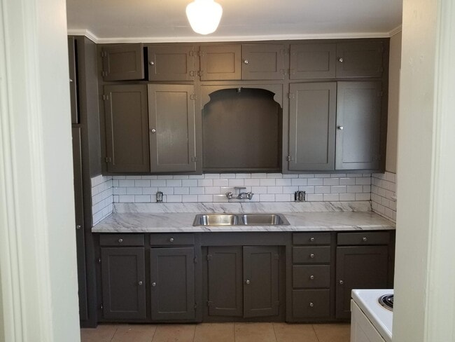 Foto del edificio - 2415 Avenue G