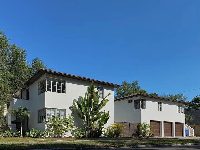 Building Photo - 306 14th Ave NE