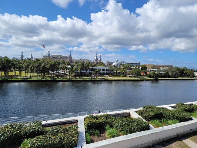 Photo - 1005 W Grace St House