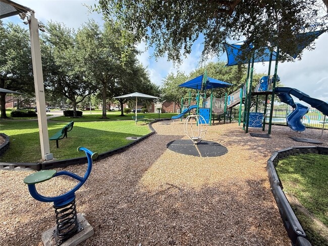 Building Photo - 2715 Sunnycreek Ln
