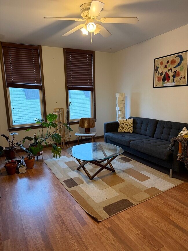 Foto del edificio - 1410 W Blackhawk St