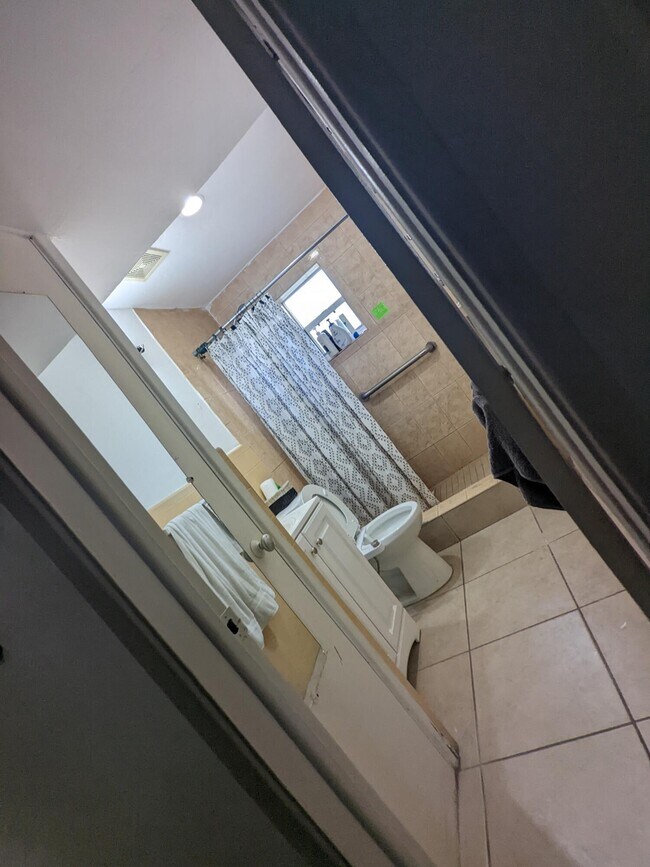 Foto del edificio - 6611 Sheridan St