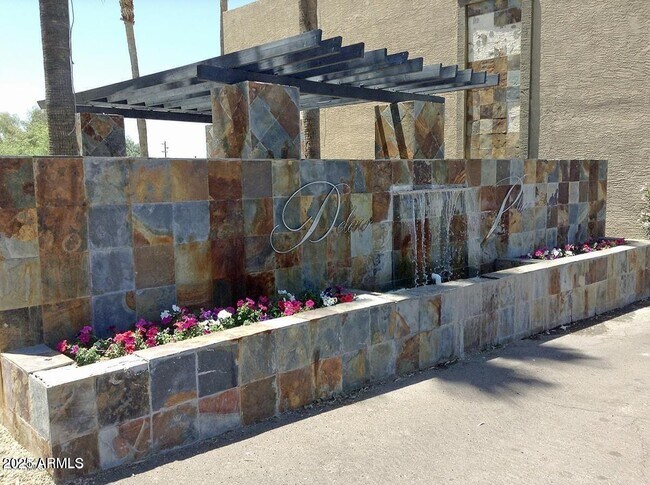 Foto del edificio - 1241 N 48th St
