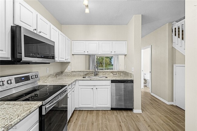 Foto del edificio - 10094 Poppy Hill Dr