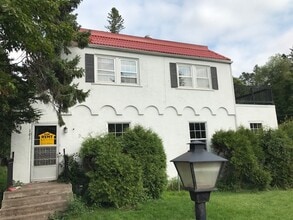 Building Photo - 101 W Arrowhead Rd