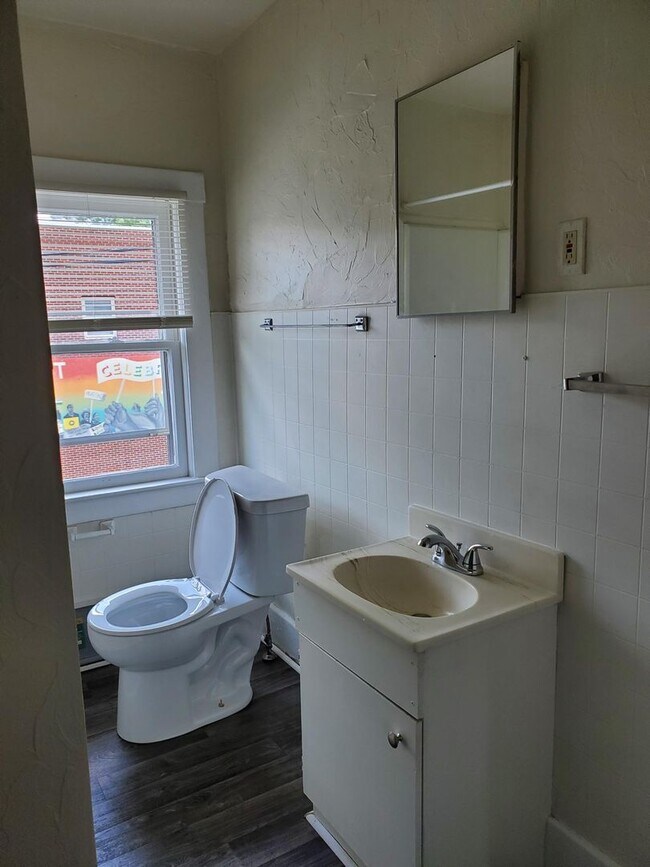 Building Photo - 100 - 102 Calhoun