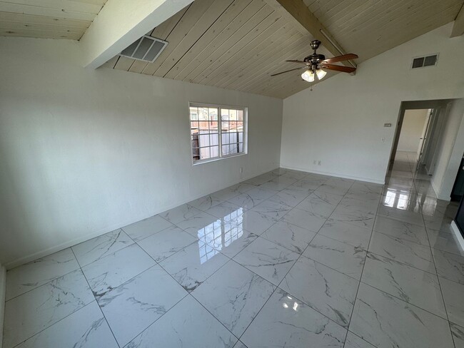 Building Photo - 4 bedroom in El Cajon