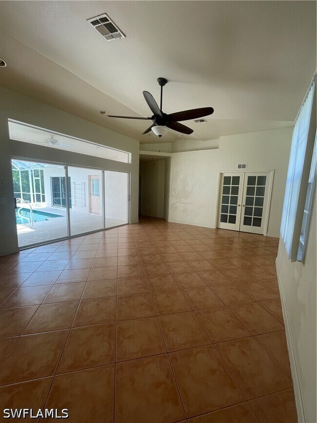 Foto del edificio - 4080 33rd Ave NE