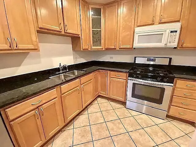 Foto del edificio - 4416 N Kostner Ave