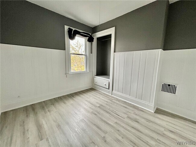 Foto del edificio - 11 Blum Ave