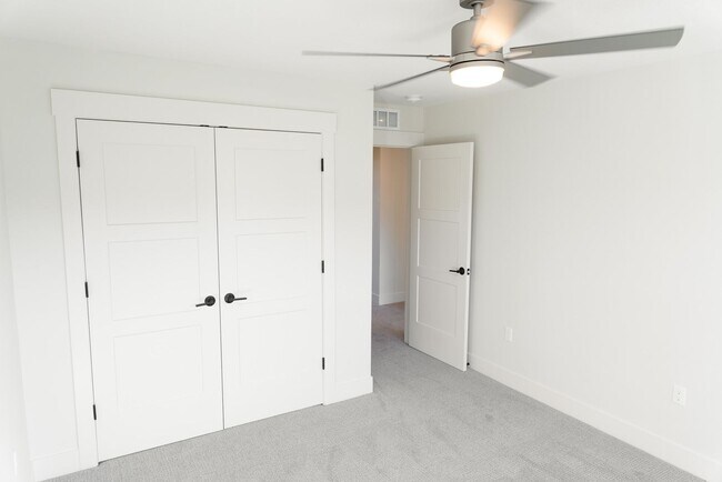 Foto del edificio - Chautauqua Park Townhomes