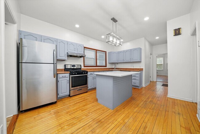 Foto del edificio - 2444 W Gunnison St