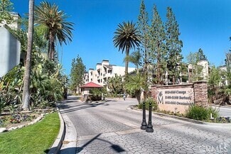 Building Photo - 5500 Owensmouth Ave