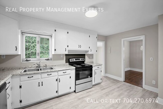 Building Photo - Newly renovated 3bd/2ba ranch for rent!