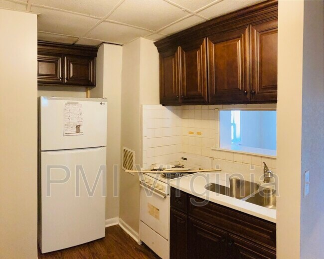 Foto del edificio - 4802 Norvella Ave