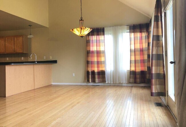 Foto del edificio - 4838 Sycamore Dr