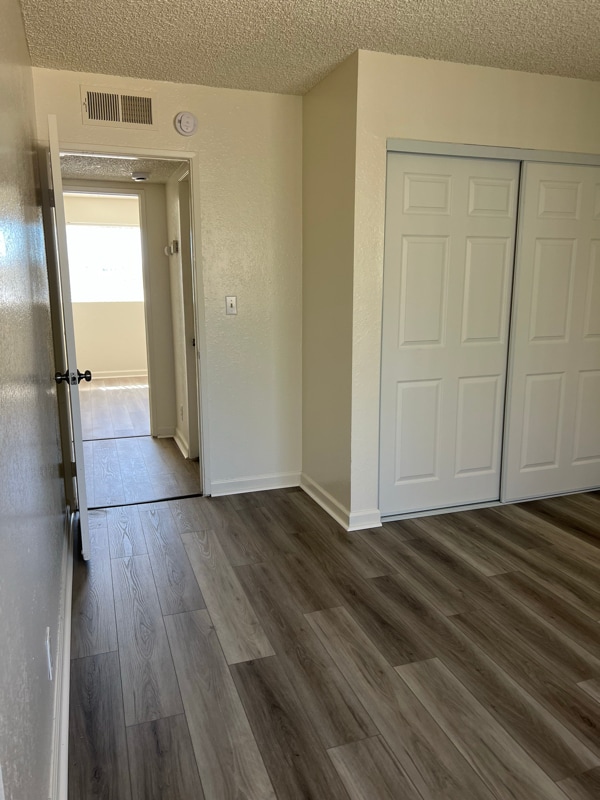 Building Photo - 43711 Challenger Way