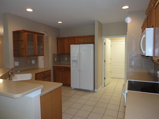 Building Photo - 25741 Crippen Dr