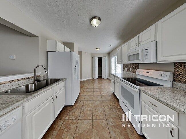 Foto del edificio - 2240 Crescent Valley Ln