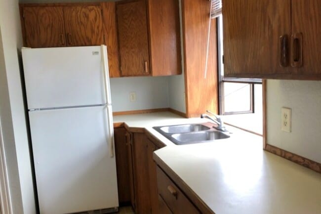 Kitchen with Bay window - 1604 7th St