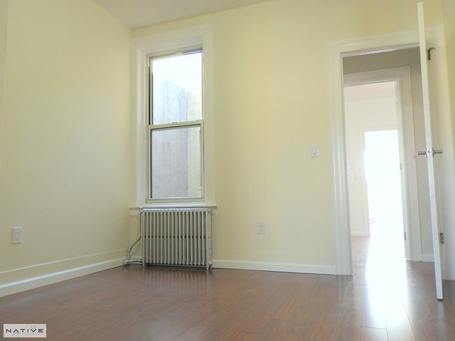 Building Photo - 5854 Catalpa Ave