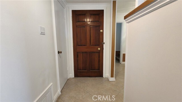 Foto del edificio - 9585 Carnation Ave