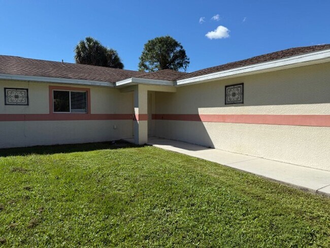 Foto del edificio - 18-Month Lease at $1,425 / 12-Month Lease ...