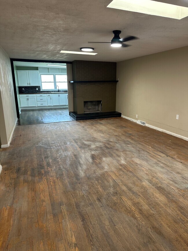 Sala de estar/cocina - 505 W 52nd St