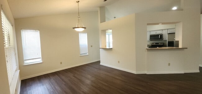 Foto del edificio - Chimeny Lake Home COMING SOON