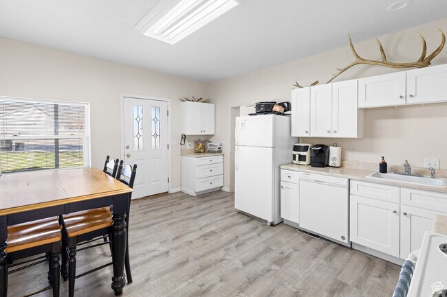 Foto del edificio - 389 S 200 E St